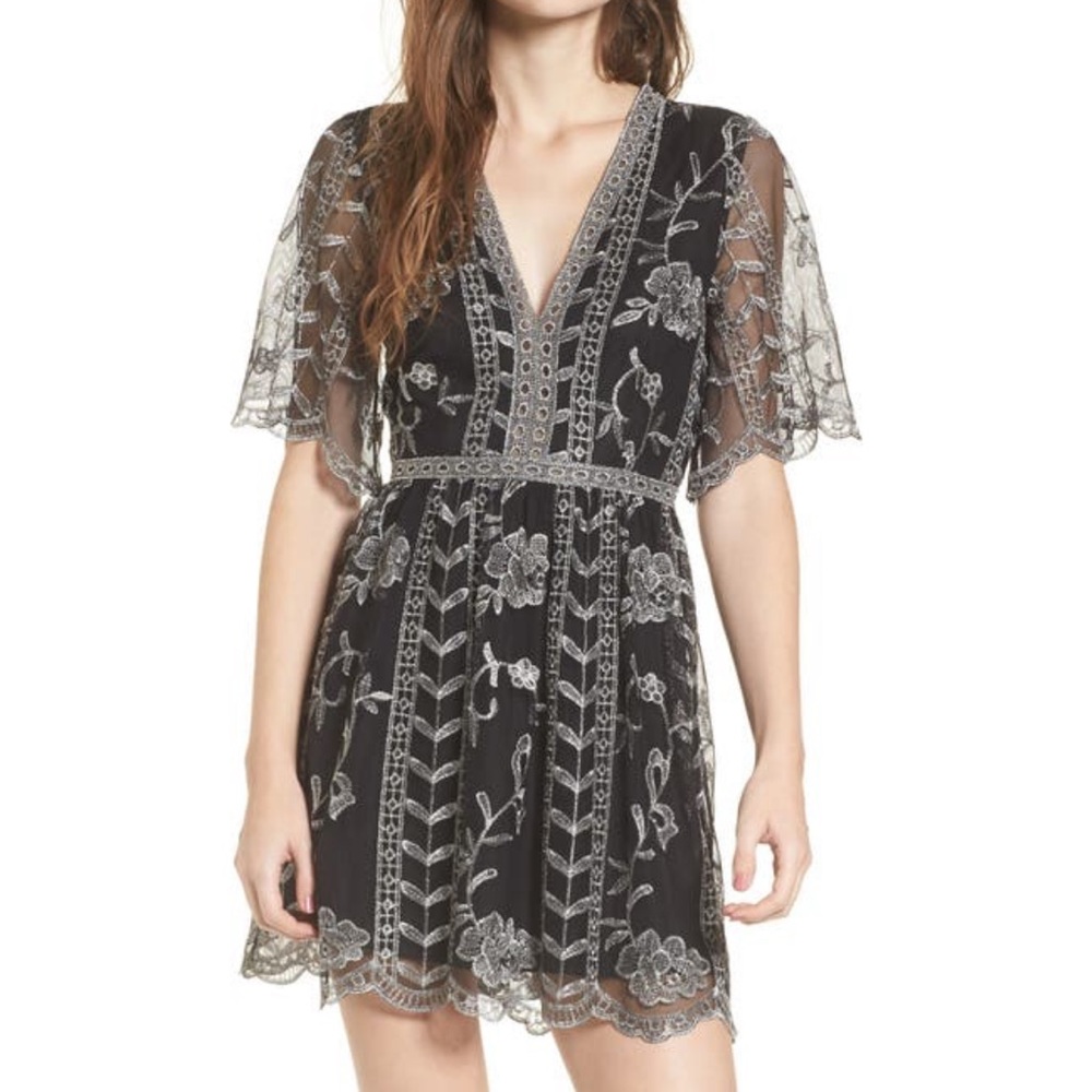 Socialite lace dress